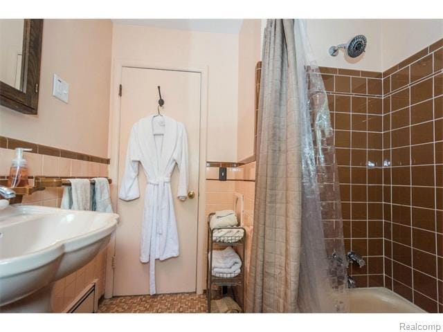 Building Photo - 1811 Alhambra Dr