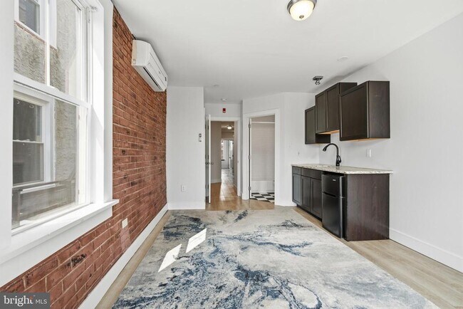 Building Photo - 651 N 33rd St