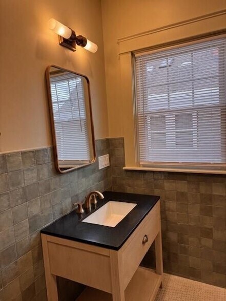 Building Photo - 150 Lancaster St