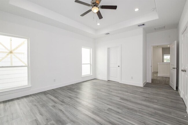 Building Photo - 4438 Aledo St