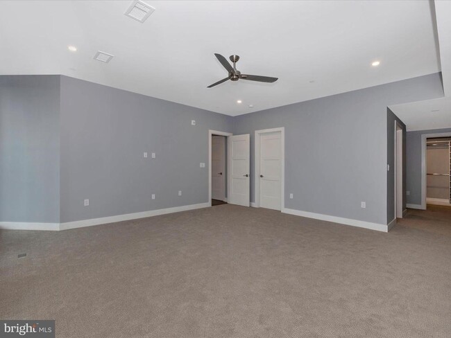 Building Photo - 210 E 2nd St