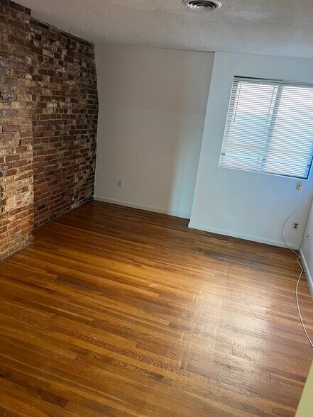 Building Photo - 235 Washington St