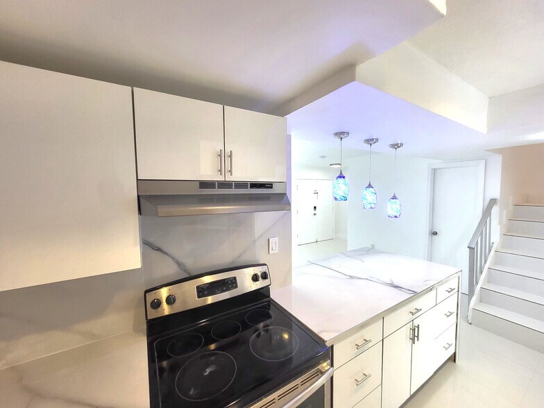 Building Photo - 9430 SW 170th St