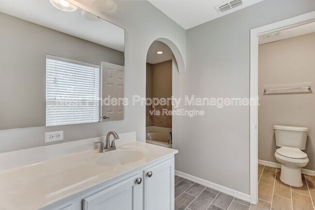 Building Photo - 172 King Arthur Ct