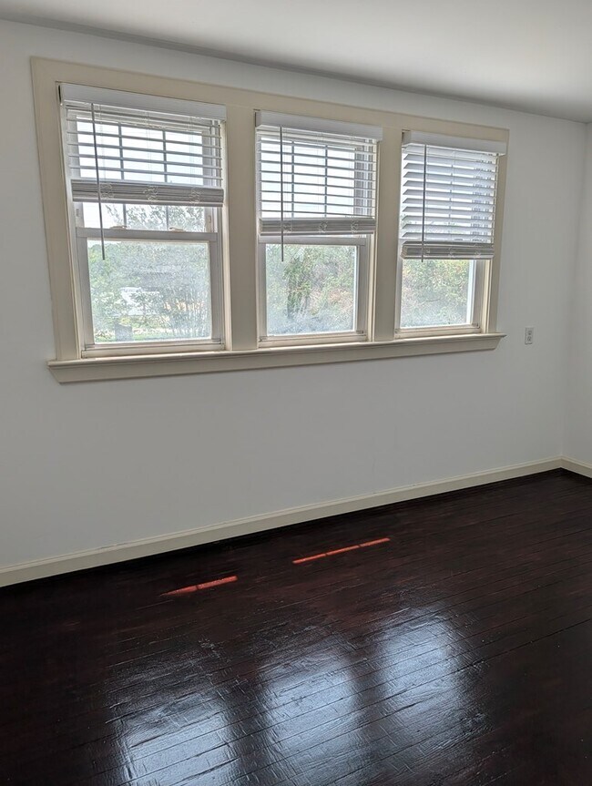 Building Photo - 32533 Chincoteague Rd