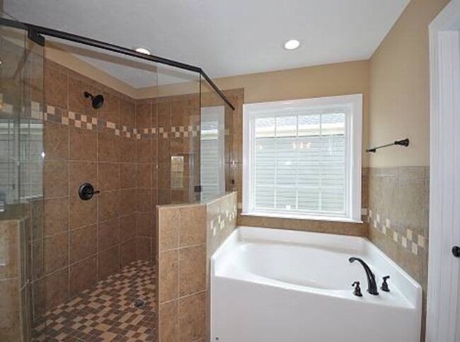 Building Photo - 5435 Everlook Cir