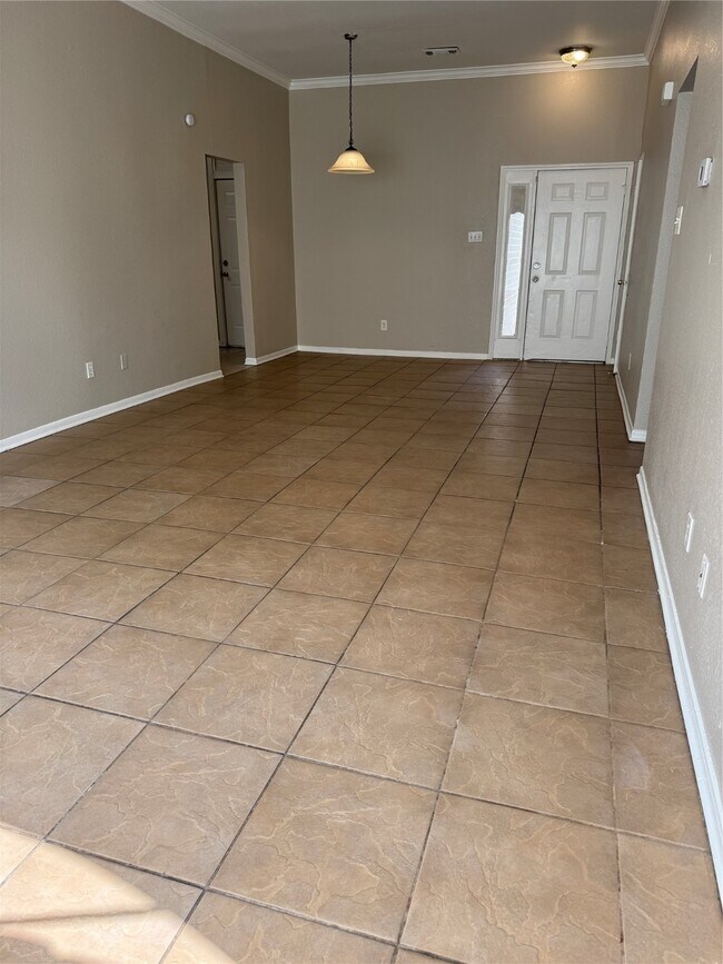 Building Photo - 6430 Garden Canyon Dr