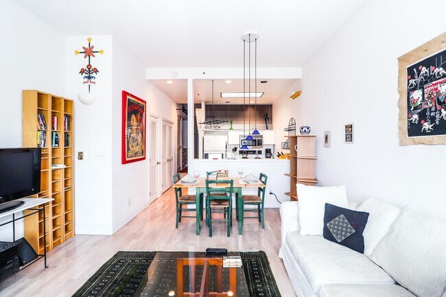 Building Photo - Spacious Jr. 1 Bedroom near Levi's Plaza |...
