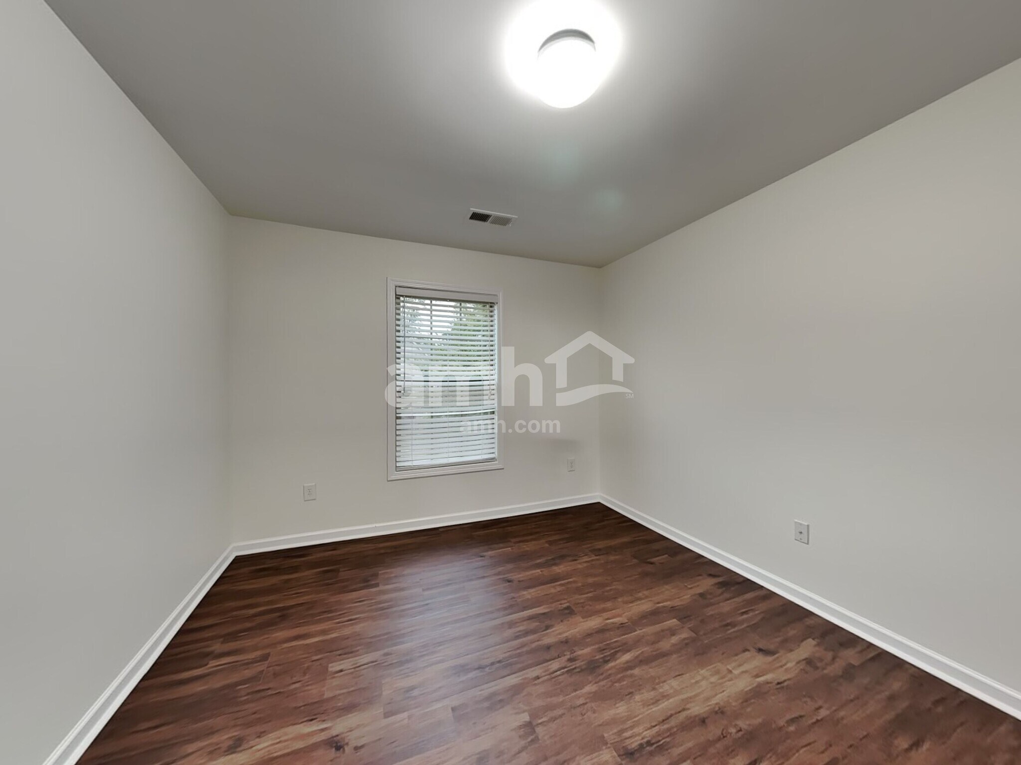 Building Photo - 17 Phaeton Ave