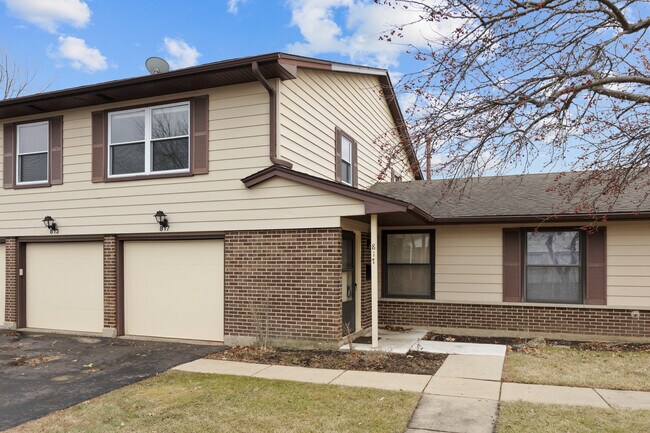 Building Photo - 817 Pahl Rd