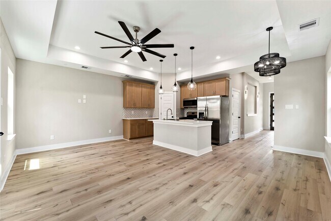 Building Photo - 9227 Ashville Dr