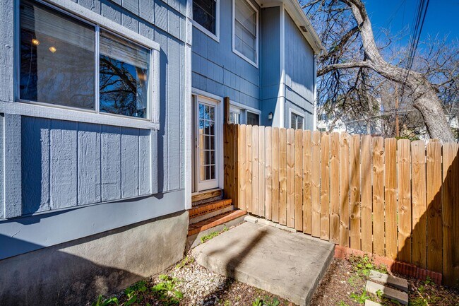 Building Photo - Broker Spoke - South Lamar - Affordable 2/...
