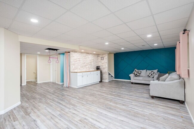 Building Photo - 2391 Findley Cir