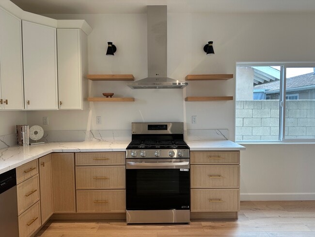 Building Photo - 4917 W Flight Ave