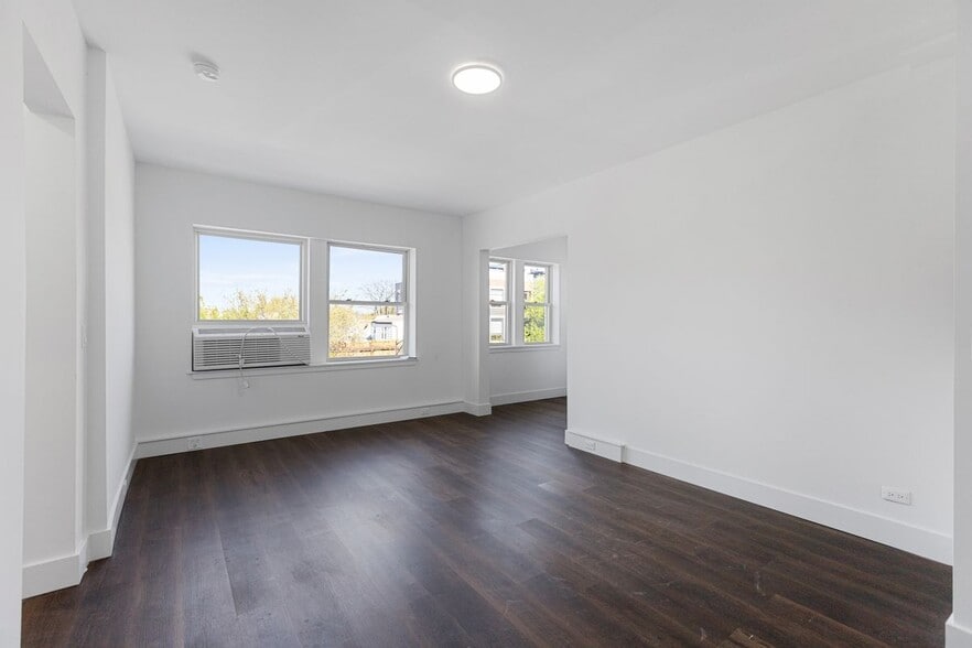 Building Photo - 1555 W Hollywood Ave