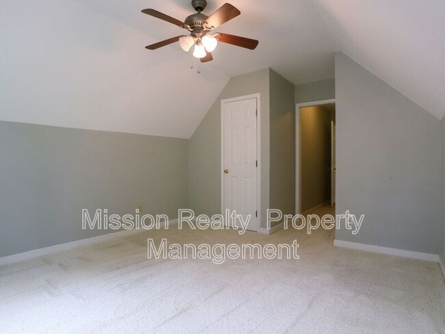 Building Photo - 4600 Cedar Cliff Rd