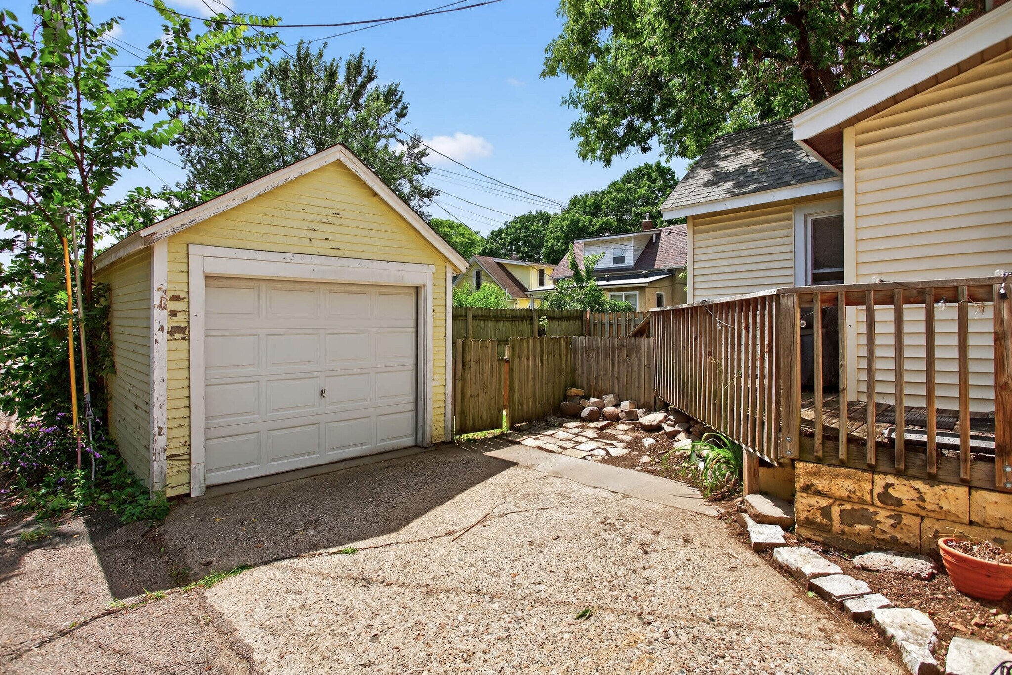 Building Photo - 2611 E 38th St