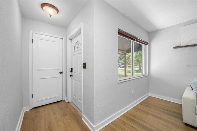 Building Photo - 1411 39th Ave N