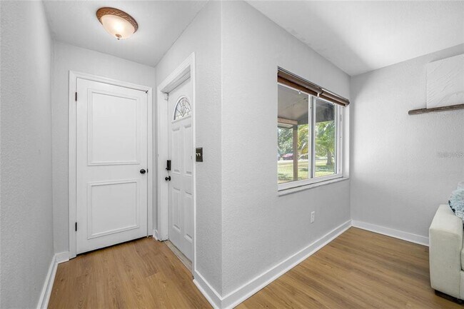 Building Photo - 1411 39th Ave N