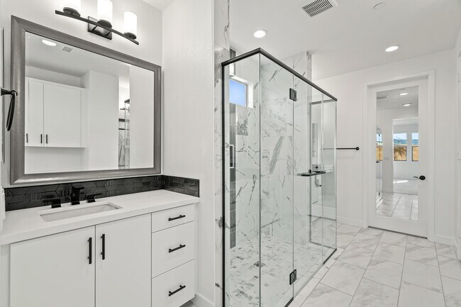 Building Photo - 73584 Henri Dr