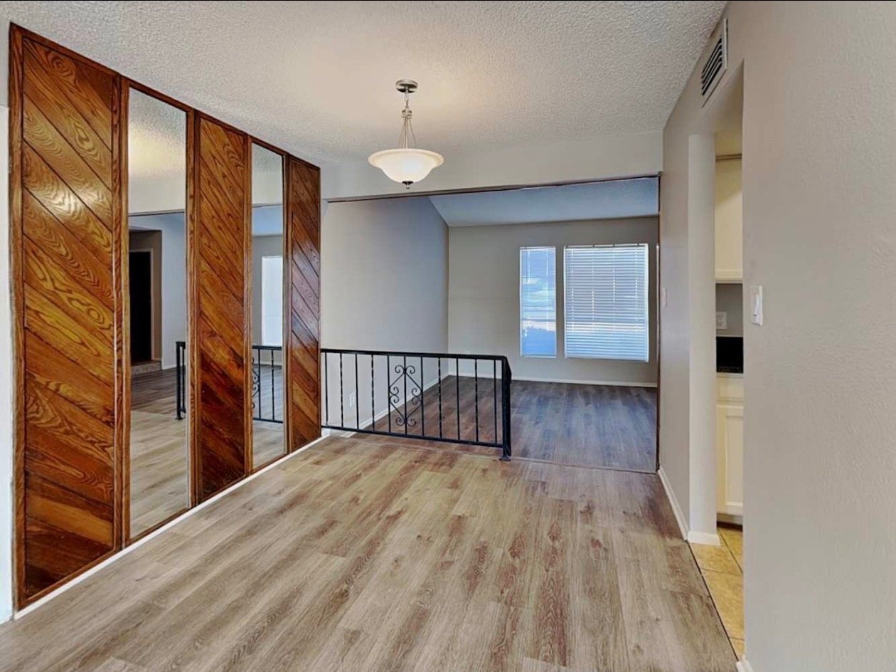 Building Photo - 4507 W Gardenia Ave