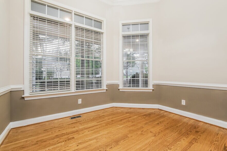 Building Photo - 604 Beautyberry Ln