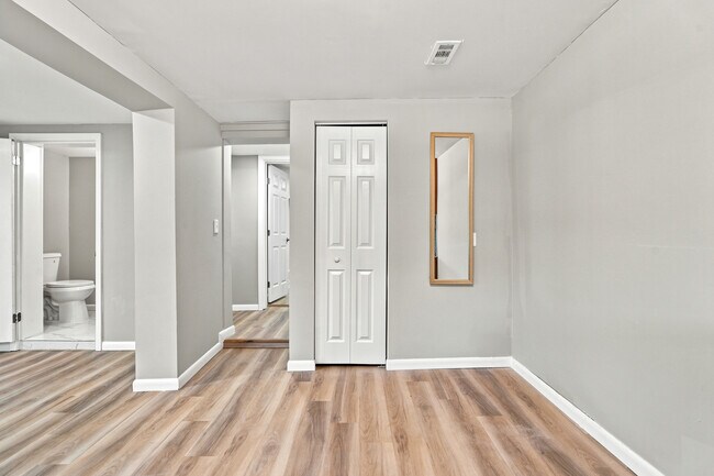 Building Photo - 5822 Tampico Rd