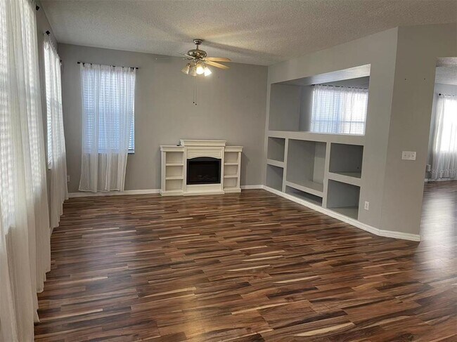 Building Photo - 15061 Perdido Dr