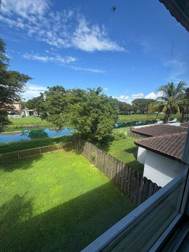 Building Photo - 1064 NE 41st Ave