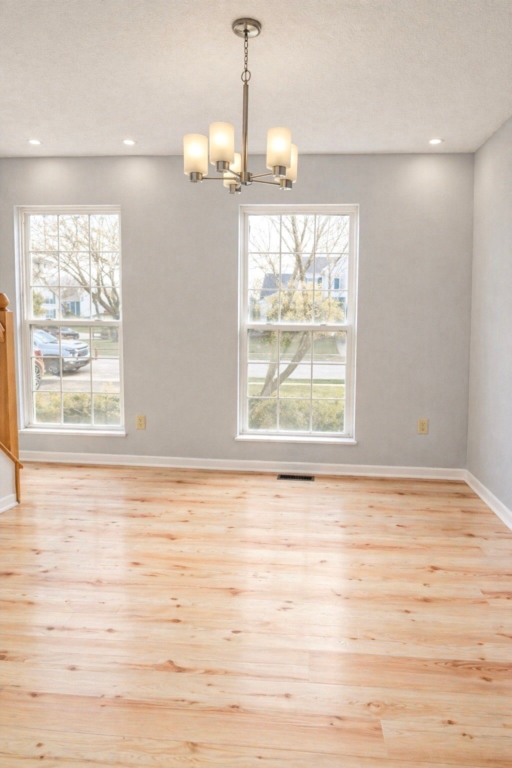 Building Photo - 8635 Oak Creek Dr