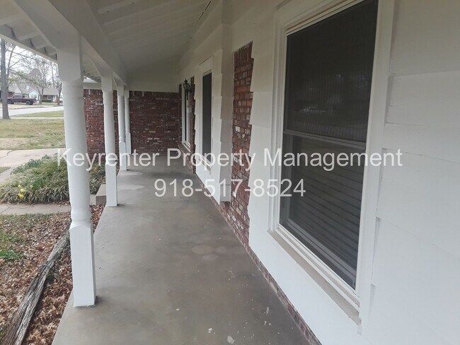 Building Photo - Lafortunate Park | 3 Bed | 2 Bath | Available end of June