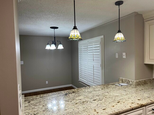 Building Photo - 370 Goldfinch Cove