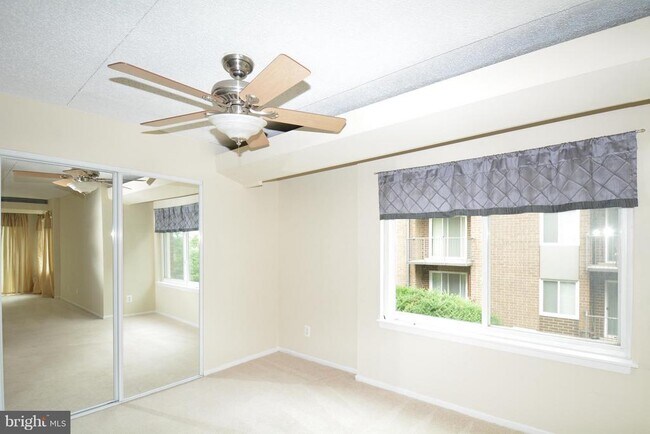 Building Photo - 75 S Reynolds St