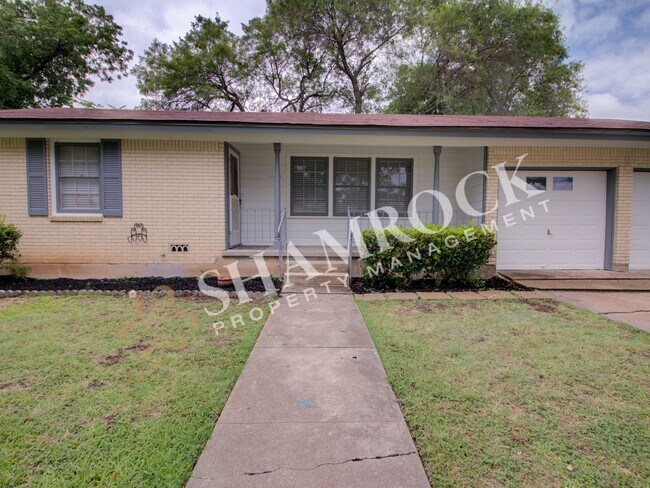 Building Photo - 3 bedroom home in Waco!