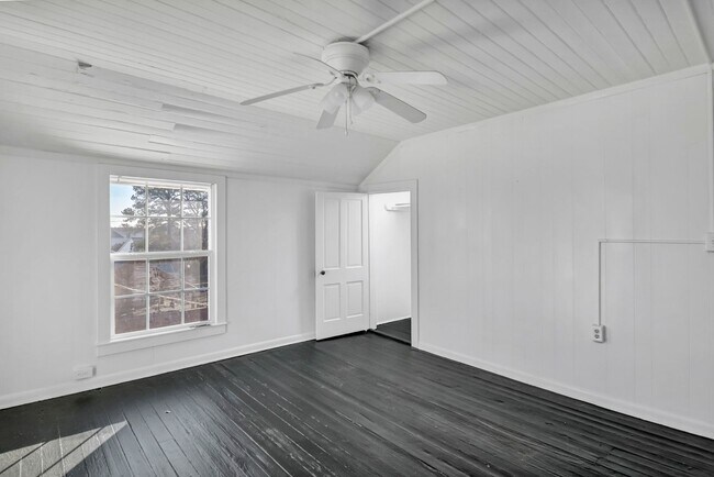 Building Photo - 203 Oliver St