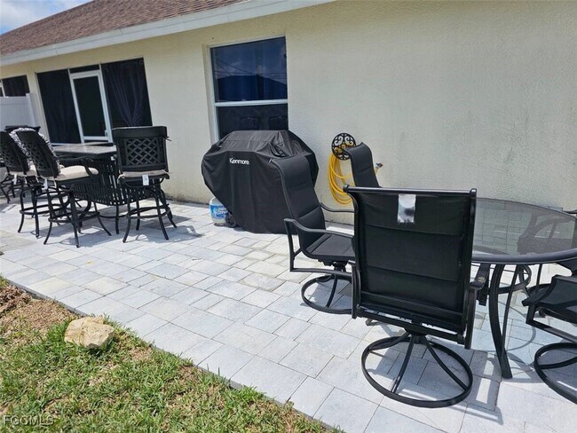 Building Photo - 1418 Cape Coral Pkwy W