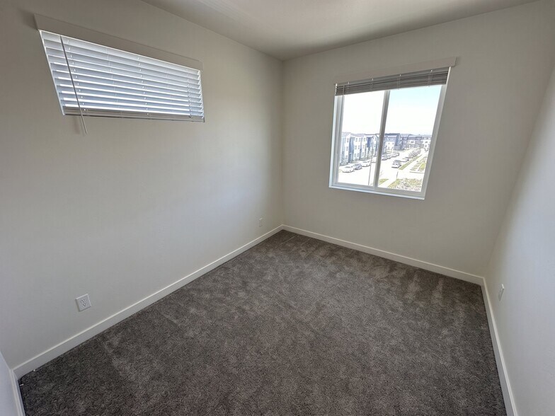 Building Photo - 476 S 900 W