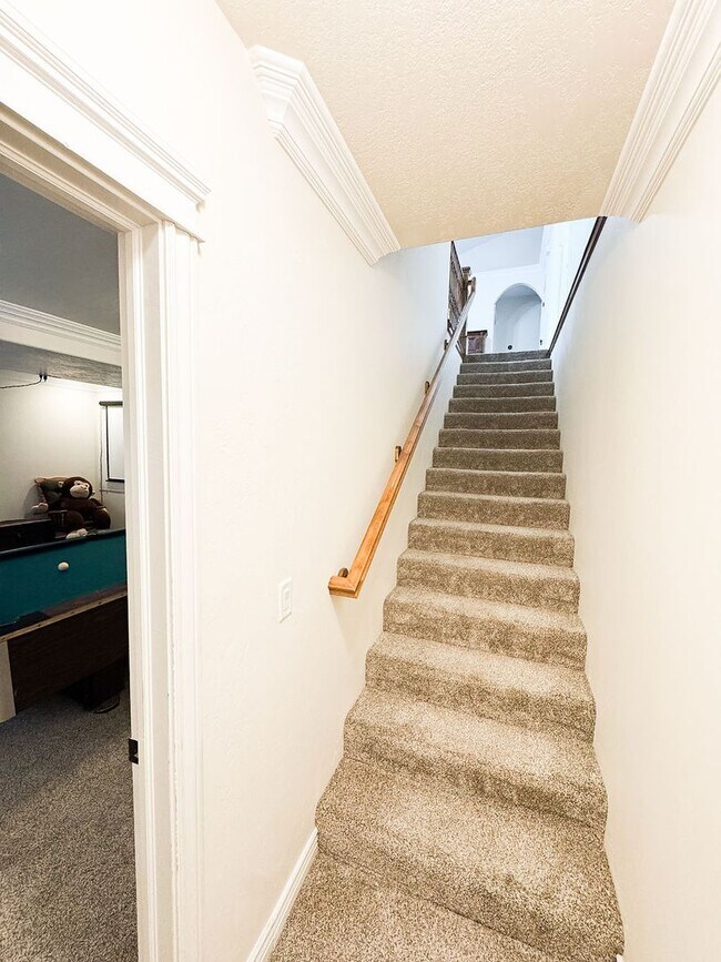 Building Photo - Beautiful Custom Home For Rent In Rexburg!