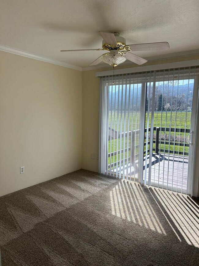 Building Photo - 2883 W Griffin Creek Rd