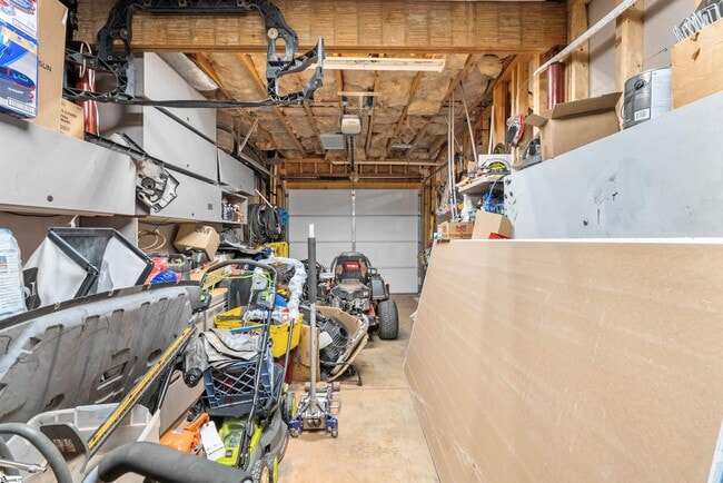 Building Photo - 154 S Lake Emory Dr