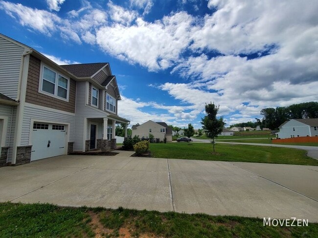 Building Photo - 116 Summerfield Ct