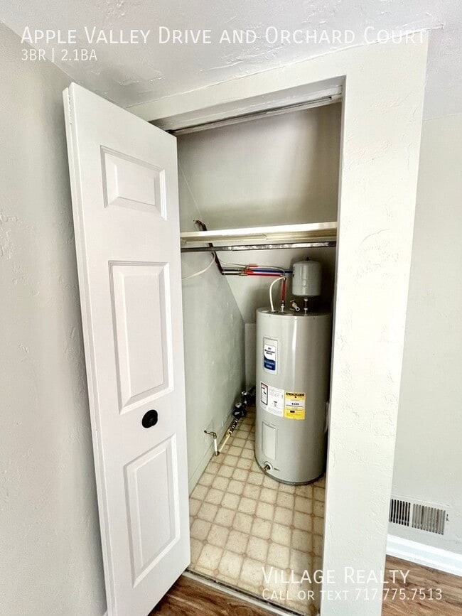 Building Photo - 710 Apple Valley Dr