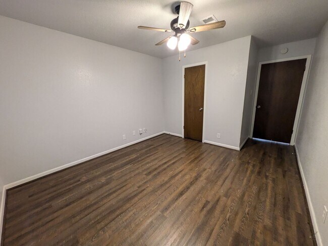 Building Photo - 3157 Merriman. Port Neches, TX 77651