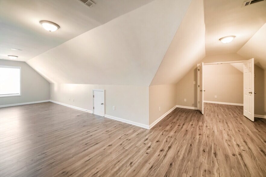 Building Photo - 88 Tapestry Ln