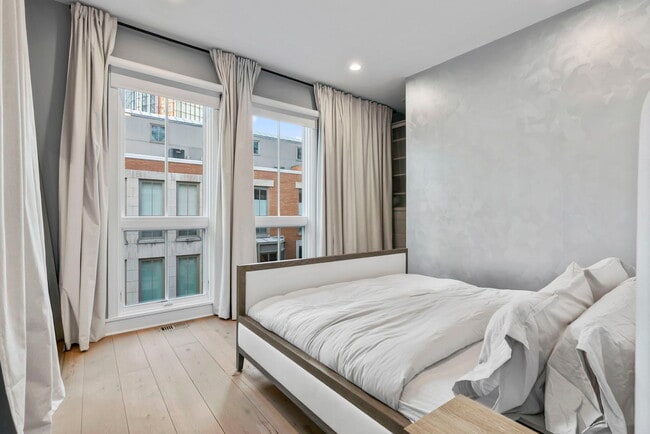 Building Photo - 424 E North Water St