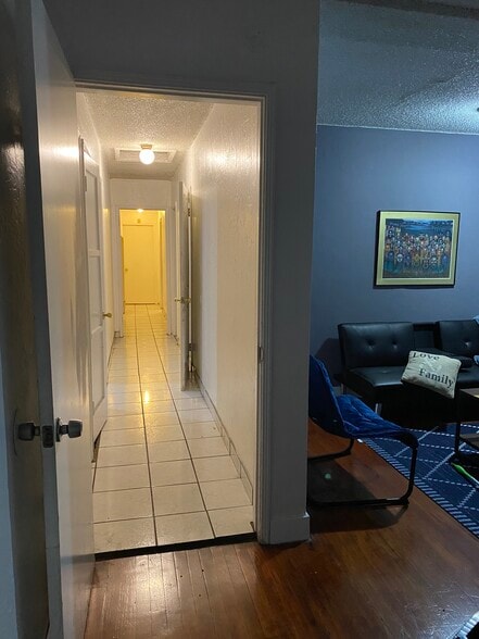 Room access via Ceramic Tile hallway - 2220 Gale Ave