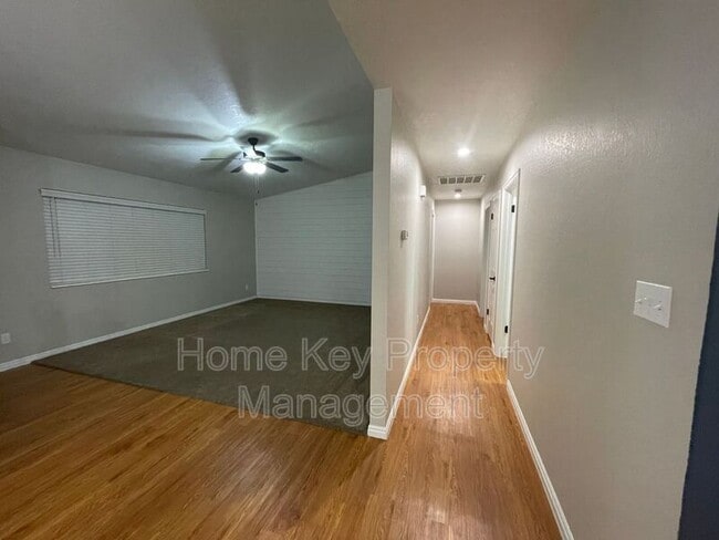 Building Photo - 54 E 300 S