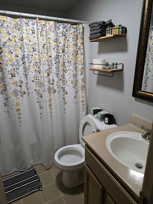 Building Photo - 2623 Edgewood Ln