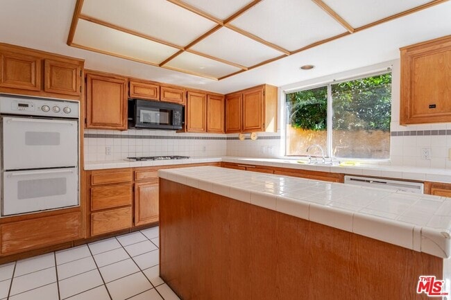 Building Photo - 7306 Newcastle Ave