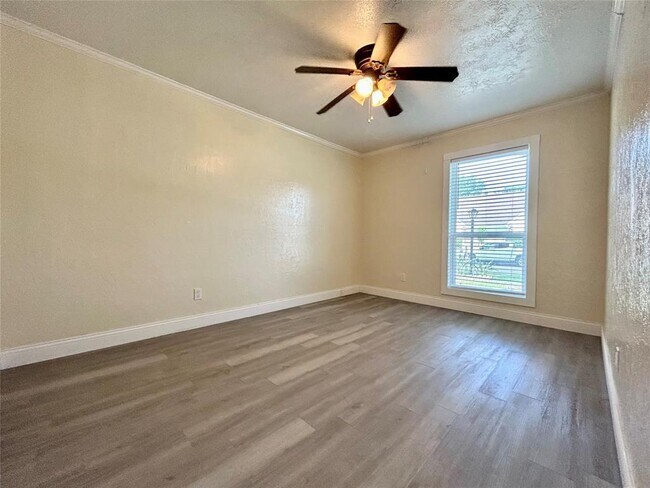 Building Photo - 1808 Sleepy Creek Way